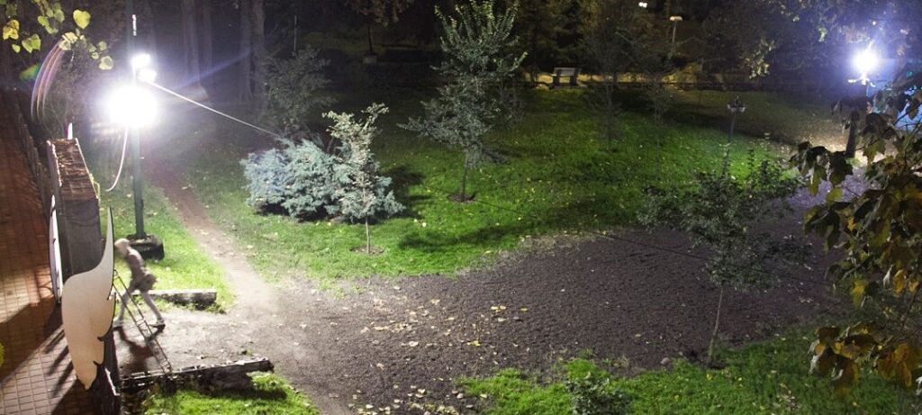 پروژکتور روشنایی محوطه